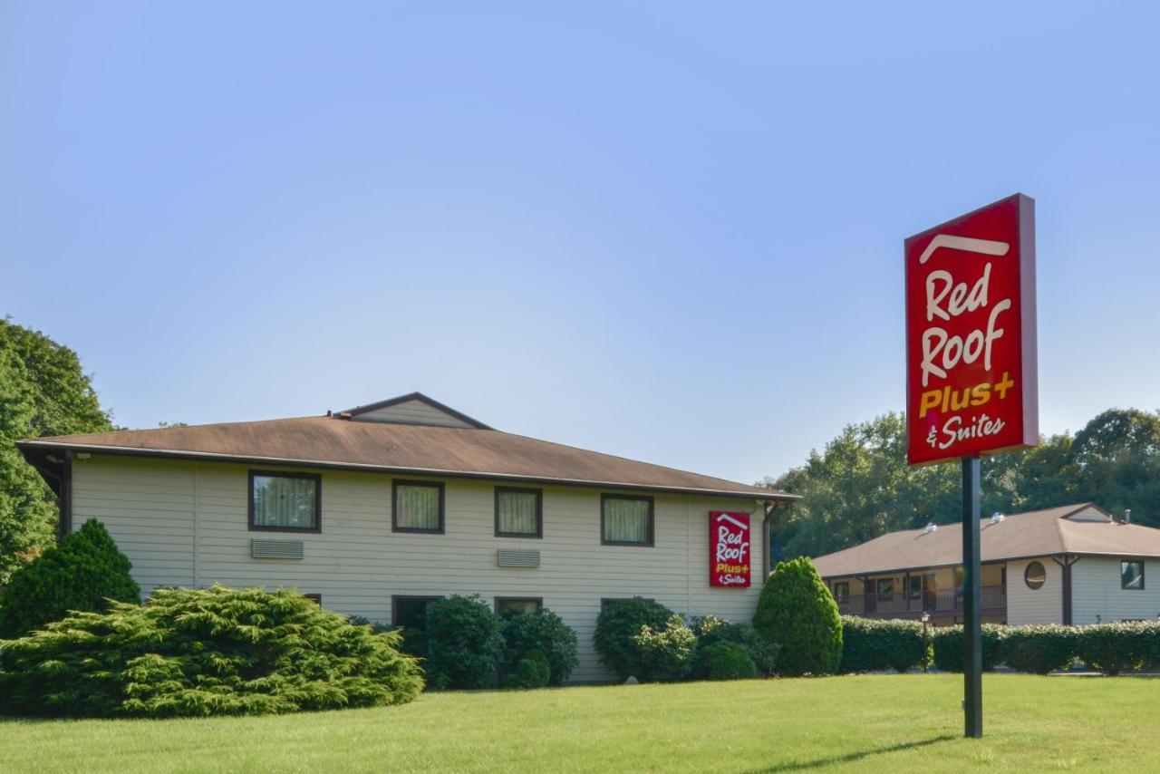 Red Roof Inn Plus+ & Suites Гилфорд Екстериор снимка